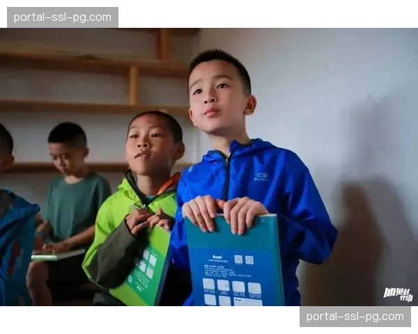 耐克CEO访问巴萨拉玛西亚青训营，实地了解俱乐部青训培养模式