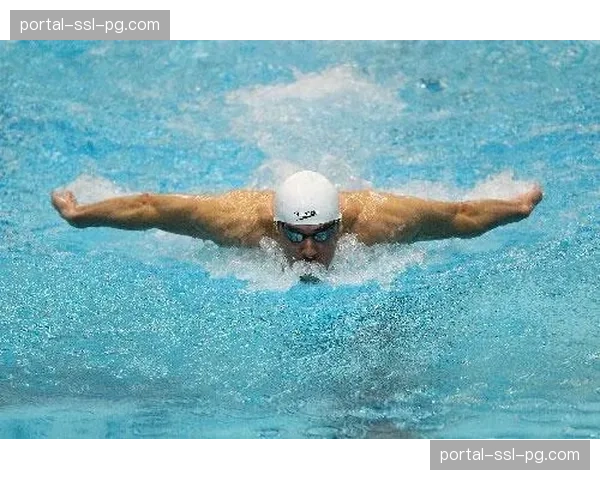 游泳世界杯决赛夜，男子50米蝶泳前三名成绩差距仅0.15秒